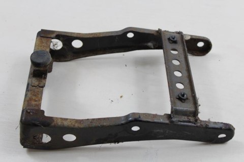 KAWASAKI LTD450 LTD454 STELAŻ UCHWYT BŁOTNIKA TYŁ