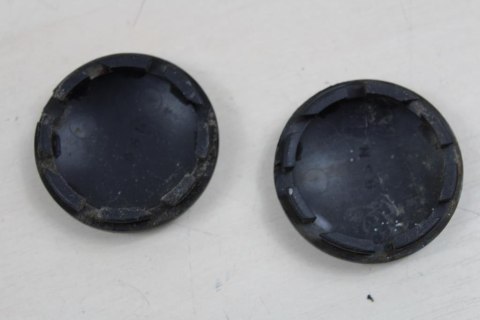 HONDA XL600V TRANSALP PD06 ZAŚLEPKI ŚRUB WAHACZA