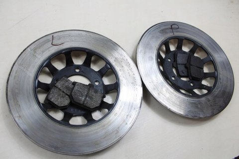 HONDA CX500 TARCZE HAMULCOWE PRZÓD + KLOCKI