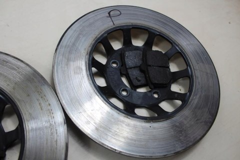 HONDA CX500 TARCZE HAMULCOWE PRZÓD + KLOCKI