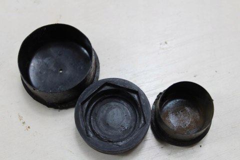 HONDA CX500 ZAŚLEPKI WAHACZA