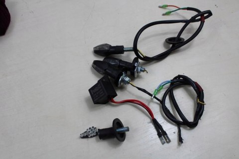 HONDA CB125F GLR125 JC74 KIERUNKOWSKAZY LED