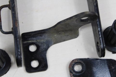 KAWASAKI BN125 ELIMINATOR SILENTBLOCKI SILNIKA