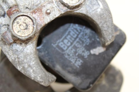 KAWASAKI BN125 ELIMINATOR ZACISK HAMULCOWY PRZÓD