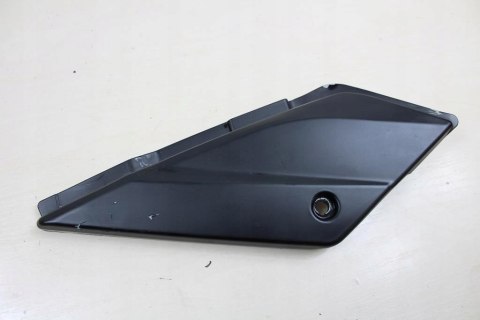 KYMCO 125 QUANNON OWIEWKA PRAWA POD SIEDZENIE