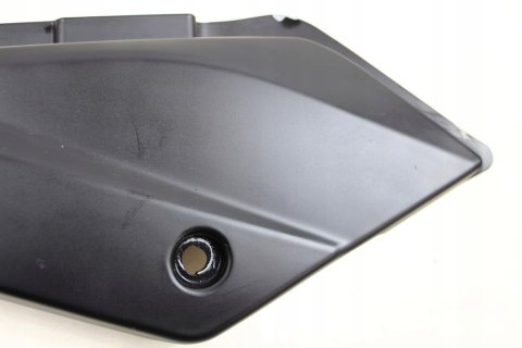KYMCO 125 QUANNON OWIEWKA PRAWA POD SIEDZENIE