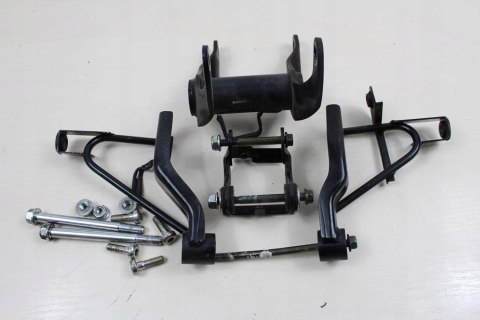 KYMCO 125 QUANNON ŚRUBY UCHWYTY MOCOWANIA SILNIKA