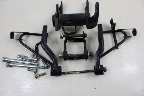 KYMCO 125 QUANNON ŚRUBY UCHWYTY MOCOWANIA SILNIKA