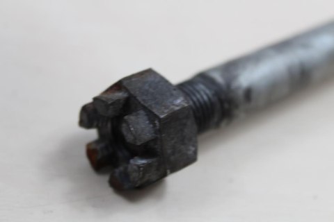 KAWASAKI BN125 ELIMINATOR OŚKA KOŁA FELGI TYŁ