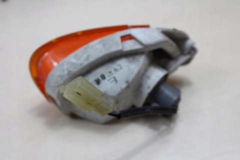 KAWASAKI ZZR1100 ZXT10D KIERUNKOWSKAZ PRAWY PRZÓD