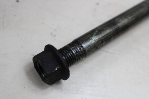 KAWASAKI GPX600 R OŚKA KOŁA FELGI PRZÓD
