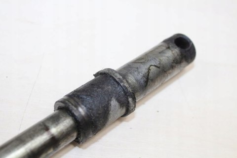 KAWASAKI GPX600 R OŚKA KOŁA FELGI PRZÓD
