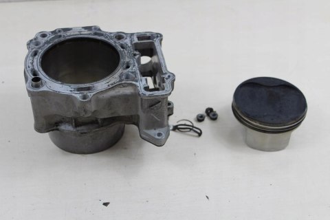 SUZUKI DL1000 V-STROM CYLINDER PRZÓD TŁOK PIERŚCIE