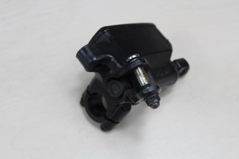 HONDA CB900 HORNET SC48 POMPA HAMULCOWA PRAWA