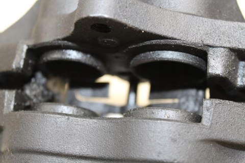 HONDA CB900 HORNET SC48 ZACISK HAMULCA PRZÓD PRAWY