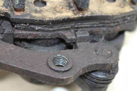 KAWASAKI ZR7 S ZR-7 ZACISK HAMULCOWY PRZÓD PRAWY