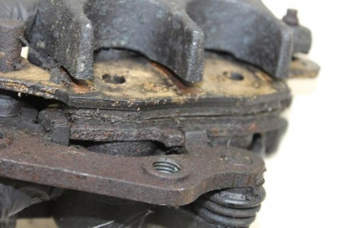 KAWASAKI ZR7 S ZR-7 ZACISK HAMULCOWY PRZÓD PRAWY