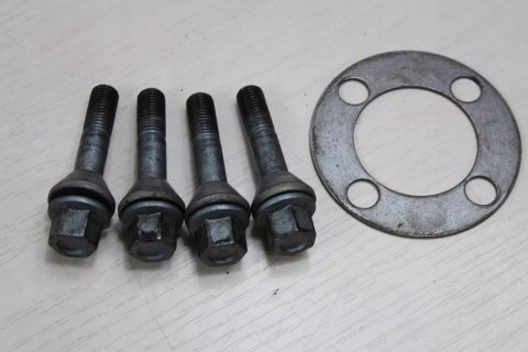 BMW K100 RS ŚRUBY SZPILKI FELGI TYŁ DYSTANS