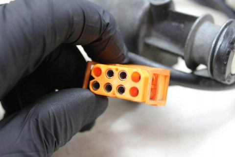 BMW R1100 RS STACYJKA KOREK ZAMEK KANAPY 2306361