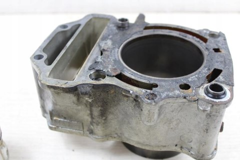 YAMAHA XZ550 CYLINDER TYŁ TYLNY TŁOK