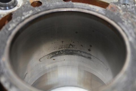 YAMAHA XZ550 CYLINDER TYŁ TYLNY TŁOK