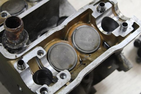 YAMAHA XZ550 GŁOWICA TYŁ TYLNA WAŁKI ROZRZĄDU
