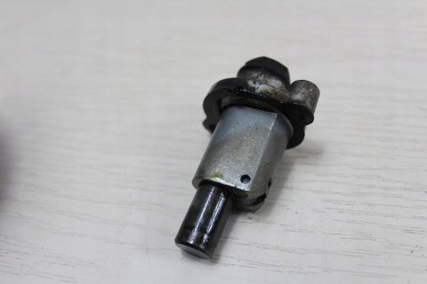 YAMAHA XZ550 NAPINACZ ROZRZĄDU PRZÓD