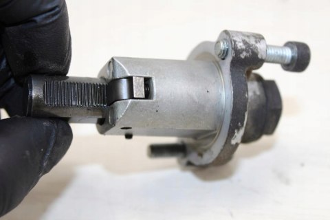 YAMAHA XZ550 NAPINACZ ROZRZĄDU TYŁ