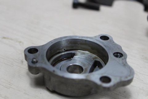 YAMAHA XZ550 POMPA OLEJU SMOK