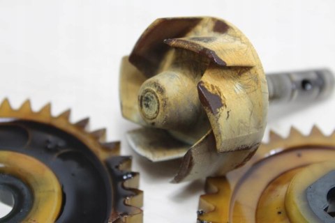 YAMAHA XZ550 POMPA WODY PLASTIKOWE KOŁA ZĘBATE