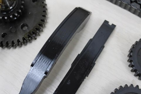 YAMAHA XZ550 ROZRZĄD KOMPLETNY ŁAŃCUCH ŚLIZGI