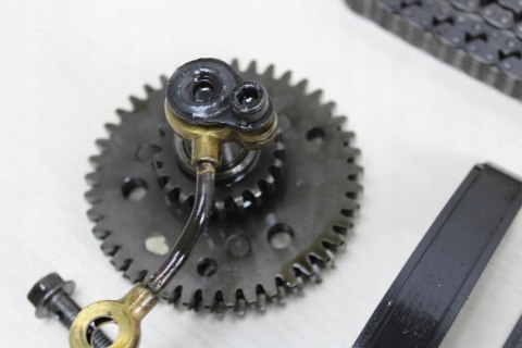 YAMAHA XZ550 ROZRZĄD KOMPLETNY ŁAŃCUCH ŚLIZGI