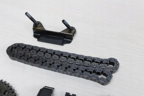 YAMAHA XZ550 ROZRZĄD KOMPLETNY ŁAŃCUCH ŚLIZGI