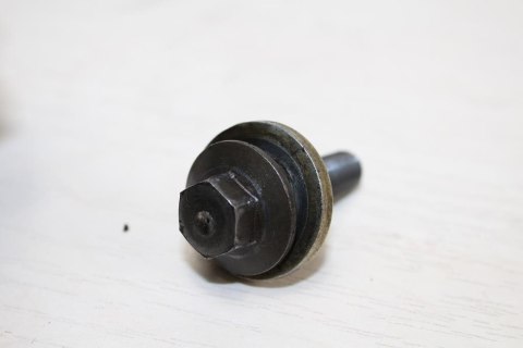 YAMAHA XZ550 ŚRUBA MAGNETA KOŁA MAGNESOWEGO