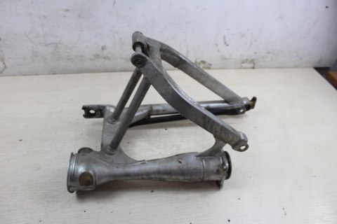 YAMAHA XZ550 WAHACZ TYŁ