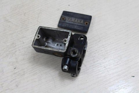 YAMAHA XZ550 POMPA HAMULCOWA PRZÓD PRAWA KORPUS