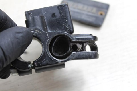 YAMAHA XZ550 POMPA HAMULCOWA PRZÓD PRAWA KORPUS