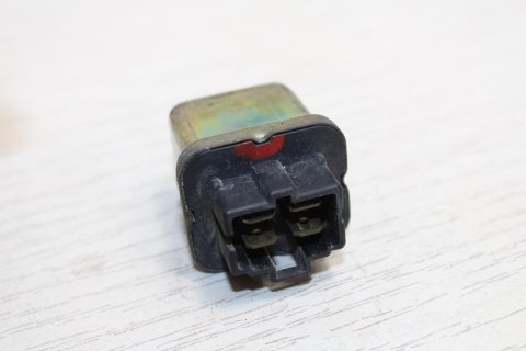 YAMAHA XZ550 PRZEKAŹNIK OMRON 5A8-88