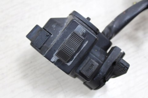 YAMAHA XZ550 PRZEŁĄCZNIK LEWY ŚWIATEŁ