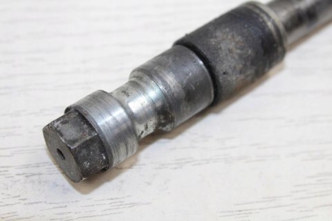 HONDA CB750 RC01 OŚKA OŚ KOŁA FELGI PRZÓD