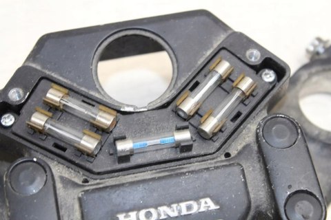 HONDA CB750 RC01 PÓŁKA GÓRNA RISERY PUSZKA