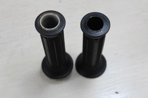 SUZUKI VX800 MANETKA LEWA PRAWA 22MM ROLGAZ