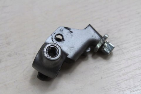 SUZUKI VX800 UCHWYT LEWY KLAMKI SPRZĘGŁA