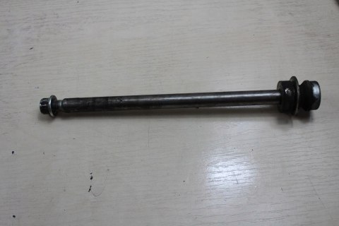SUZUKI VX800 OŚ KOŁA FELGI OŚKA TYŁ 17MM 315MM