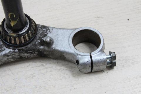 SUZUKI VX800 PÓŁKA DOLNA ZAWIESZENIA 41MM SZTYCA