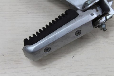SUZUKI VX800 SET PRAWY TYŁ + PODNÓŻEK