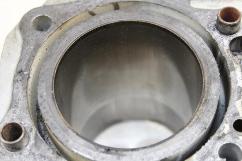 SUZUKI VS750 CYLINDER + TŁOK TYŁ TYLNY