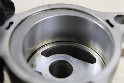 SUZUKI VS750 POMPA OLEJU + NAPĘD