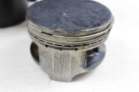 SUZUKI VS750 CYLINDER + TŁOK PRZÓD PRZEDNI
