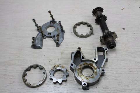 BMW R1100 S POMPA OLEJU OLEJOWA WAŁEK 1341123